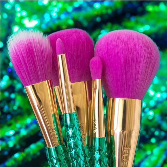 🧜🏼‍♀️tarte “Minutes to Mermaid” Brush Set - Picture 2 of 8